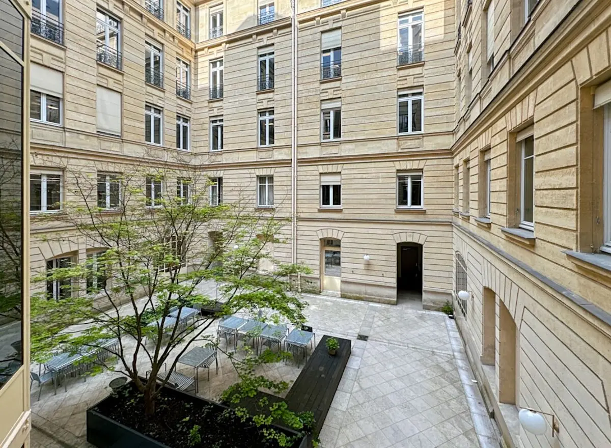 Virtual office in Paris