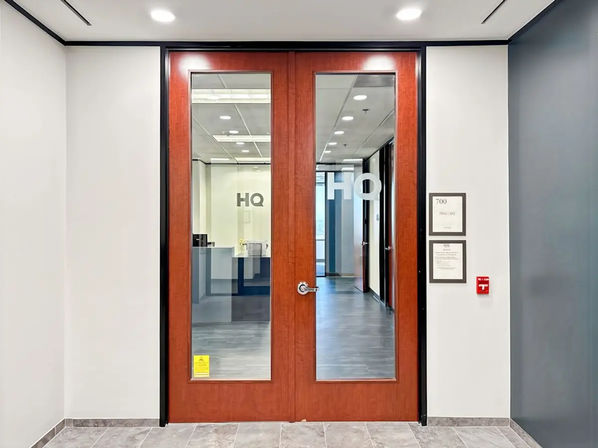 6671 Southwest Freeway private offices in Houston