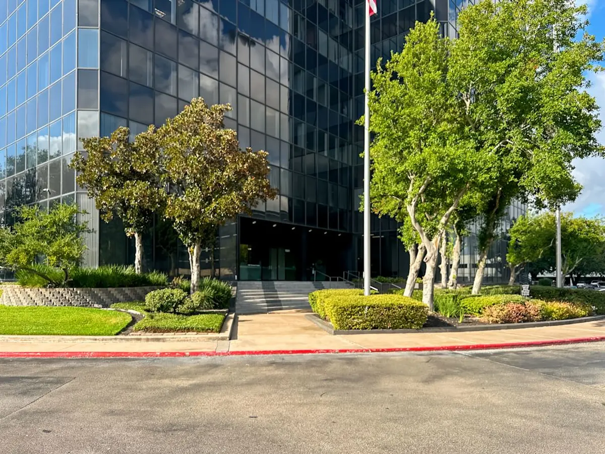 Wells Fargo Building private offices in Houston