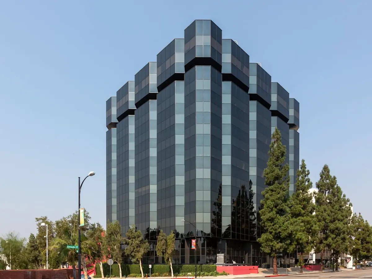 303 North Glenoaks Boulevard private offices in Los Angeles
