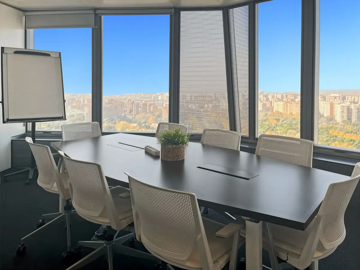 Torre de Cristal private offices in Madrid