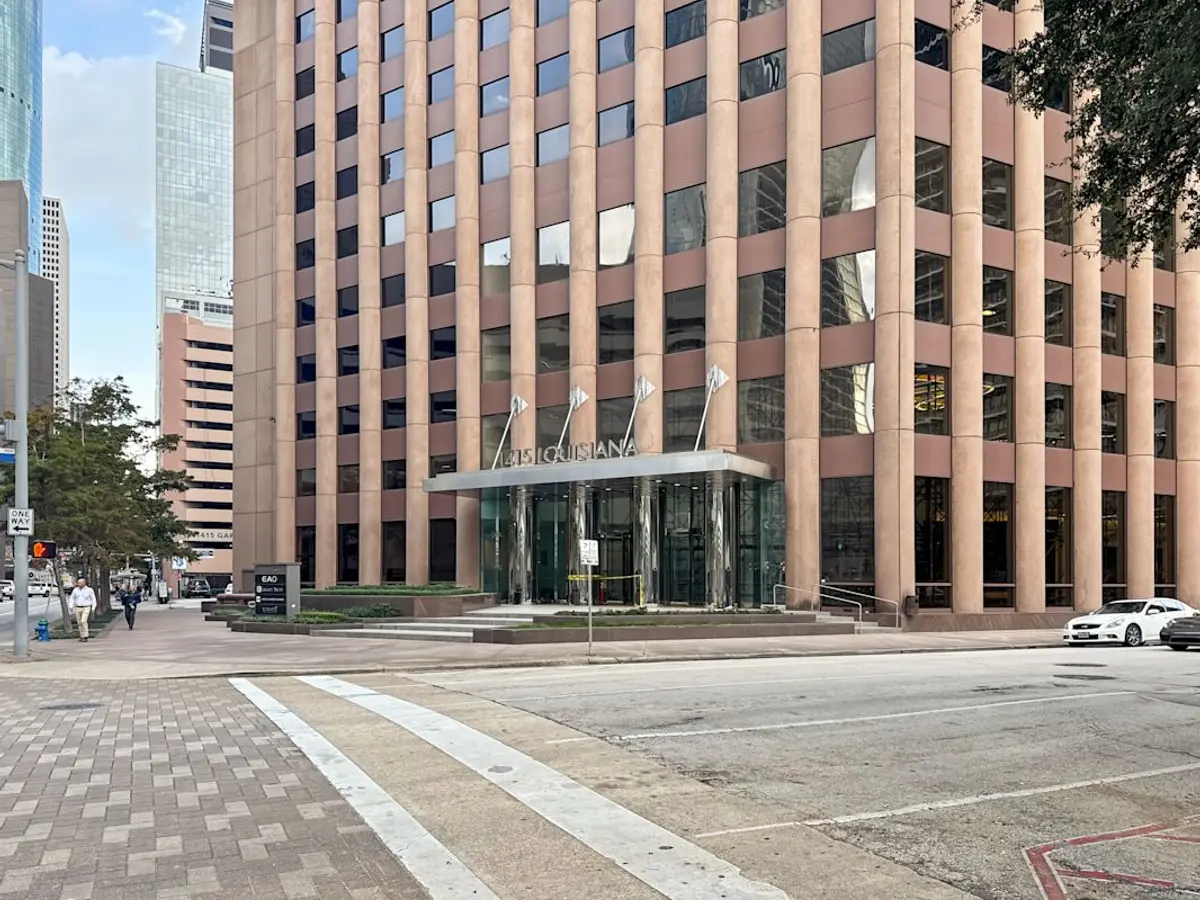 1415 Louisiana St private offices in Houston